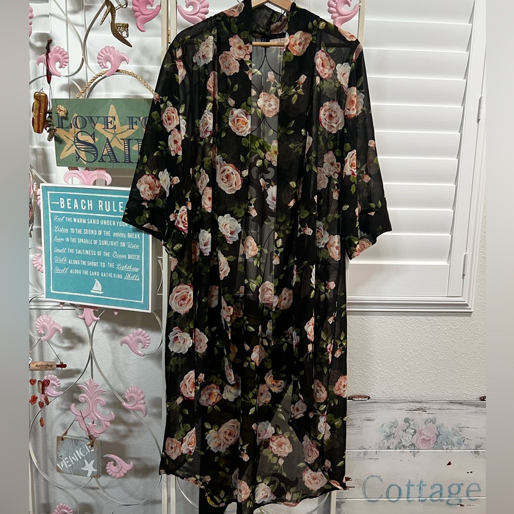 Forever 21 Black Floral Kimono